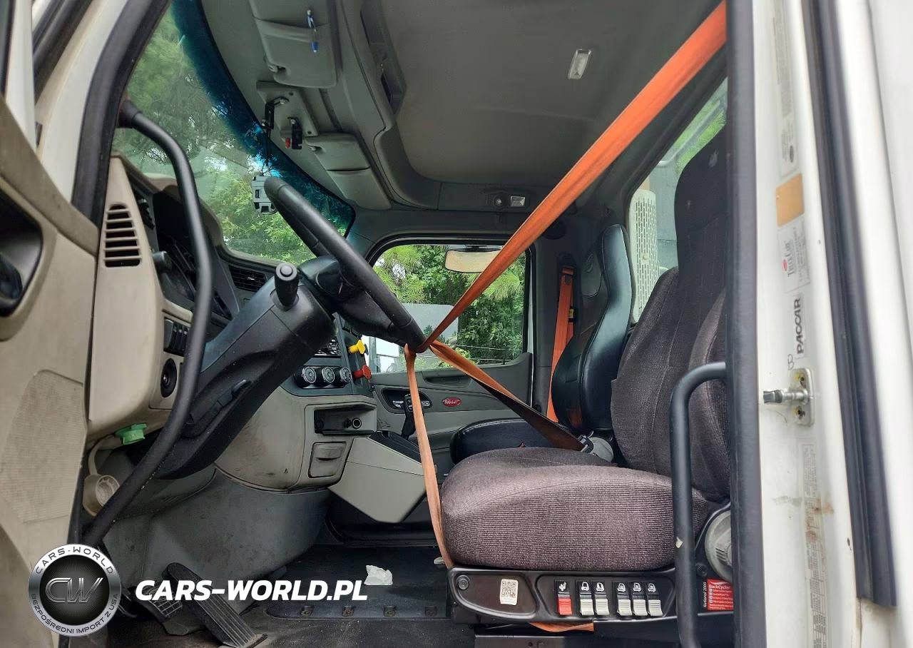 2018 Peterbilt 579 Semi Truck VIN:1XPBA48X7JD477578 - 7