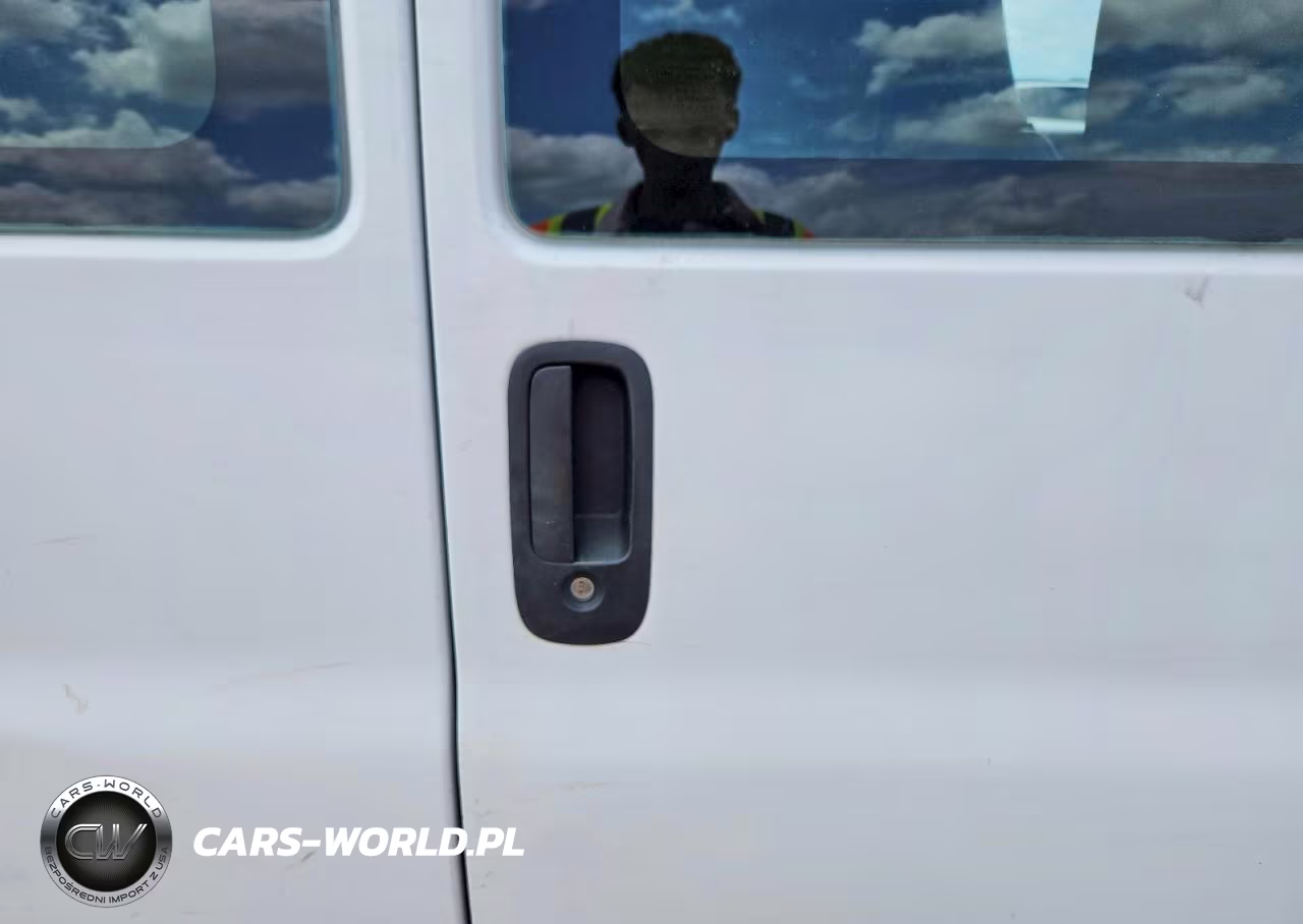 2012 Chevrolet Express G2500 VIN:1GCWGFCA7C1156418 - 11