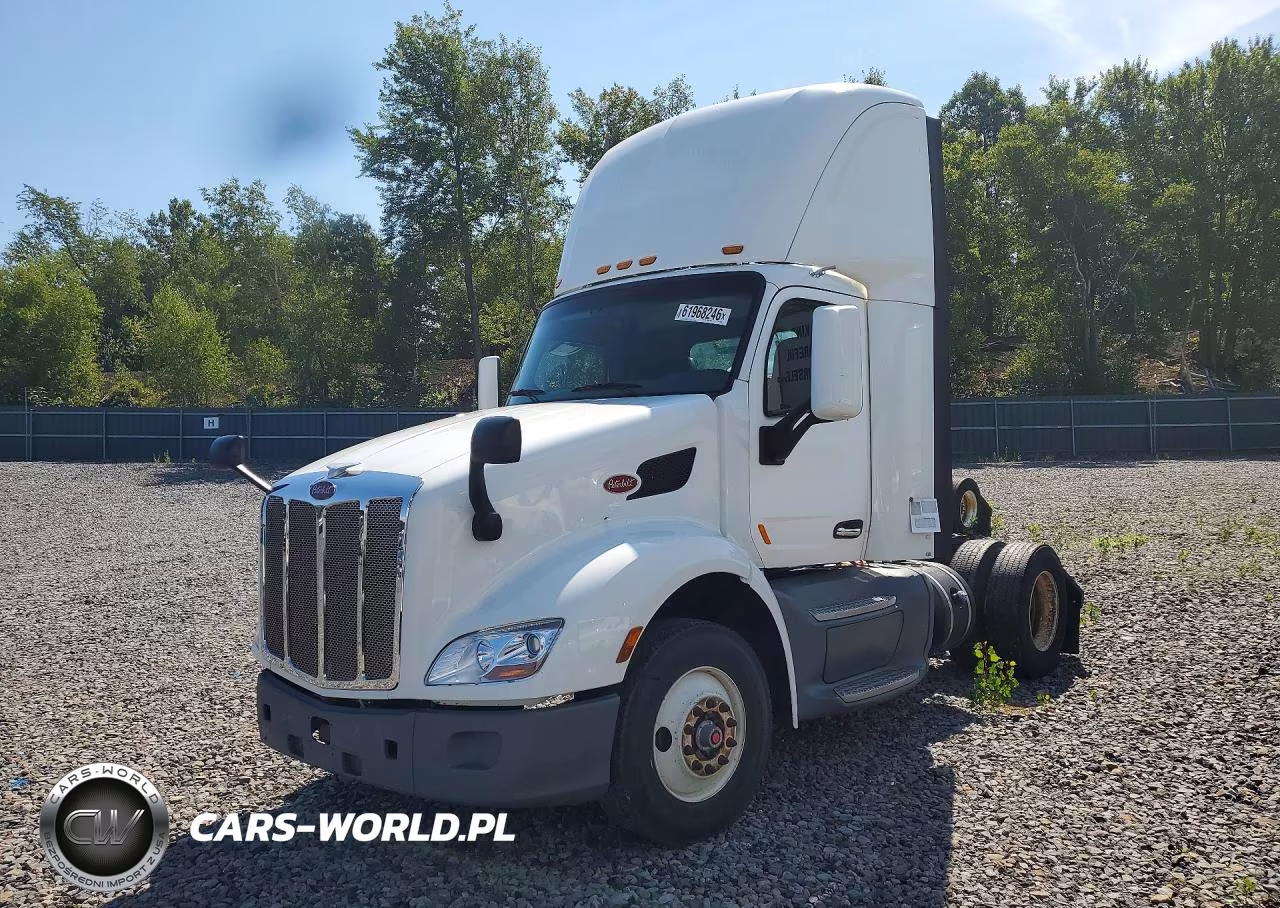 2016 Peterbilt 579 Semi Truck