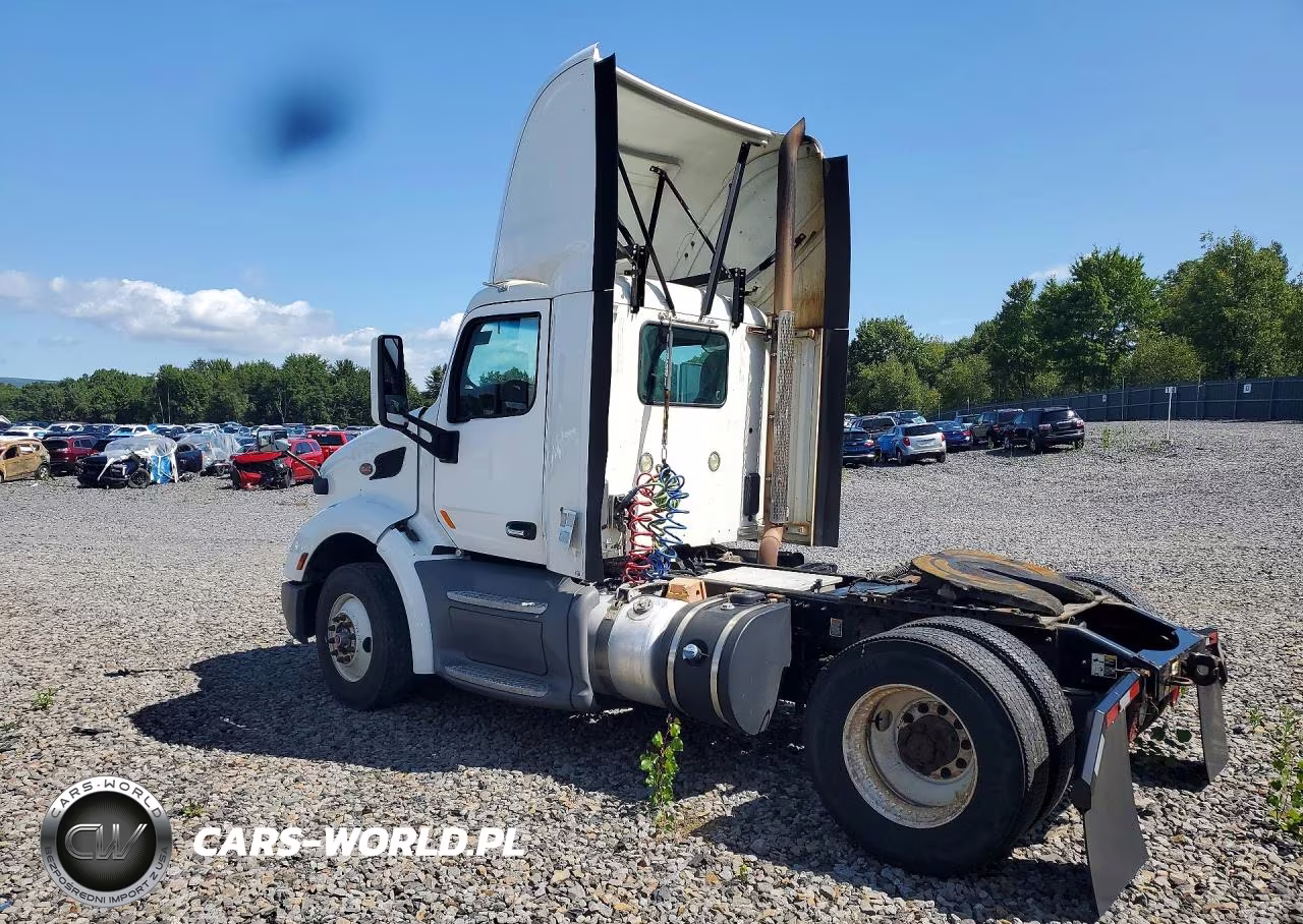 2016 Peterbilt 579 Semi Truck VIN:1XPBA48X1GD339690 - 2