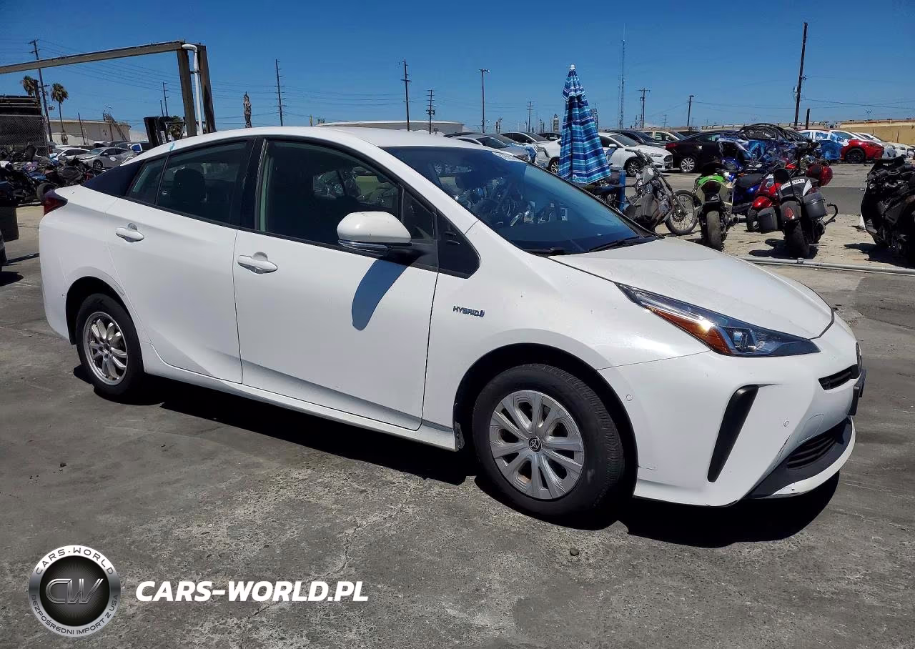 2021 Toyota Prius Le VIN:JTDKAMFU4M3152245 - 4