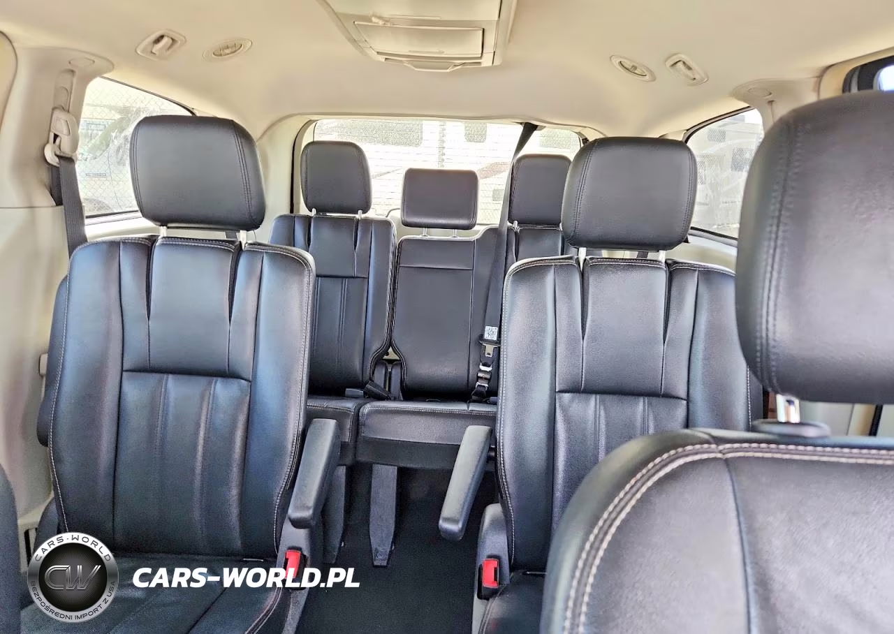 2014 Chrysler Town & Country Touring VIN:2C4RC1BG7ER126058 - 10
