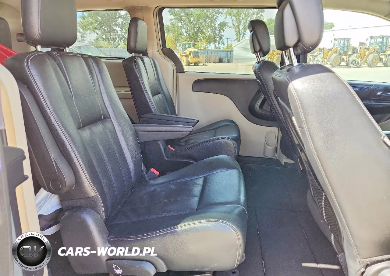 2014 Chrysler Town & Country Touring VIN:2C4RC1BG7ER126058 - 11