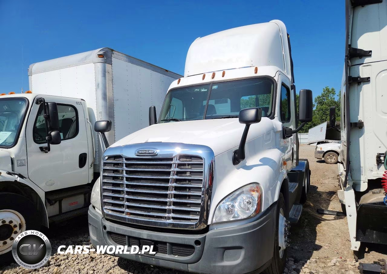 2015 Freightliner Cascadia Semi Truck