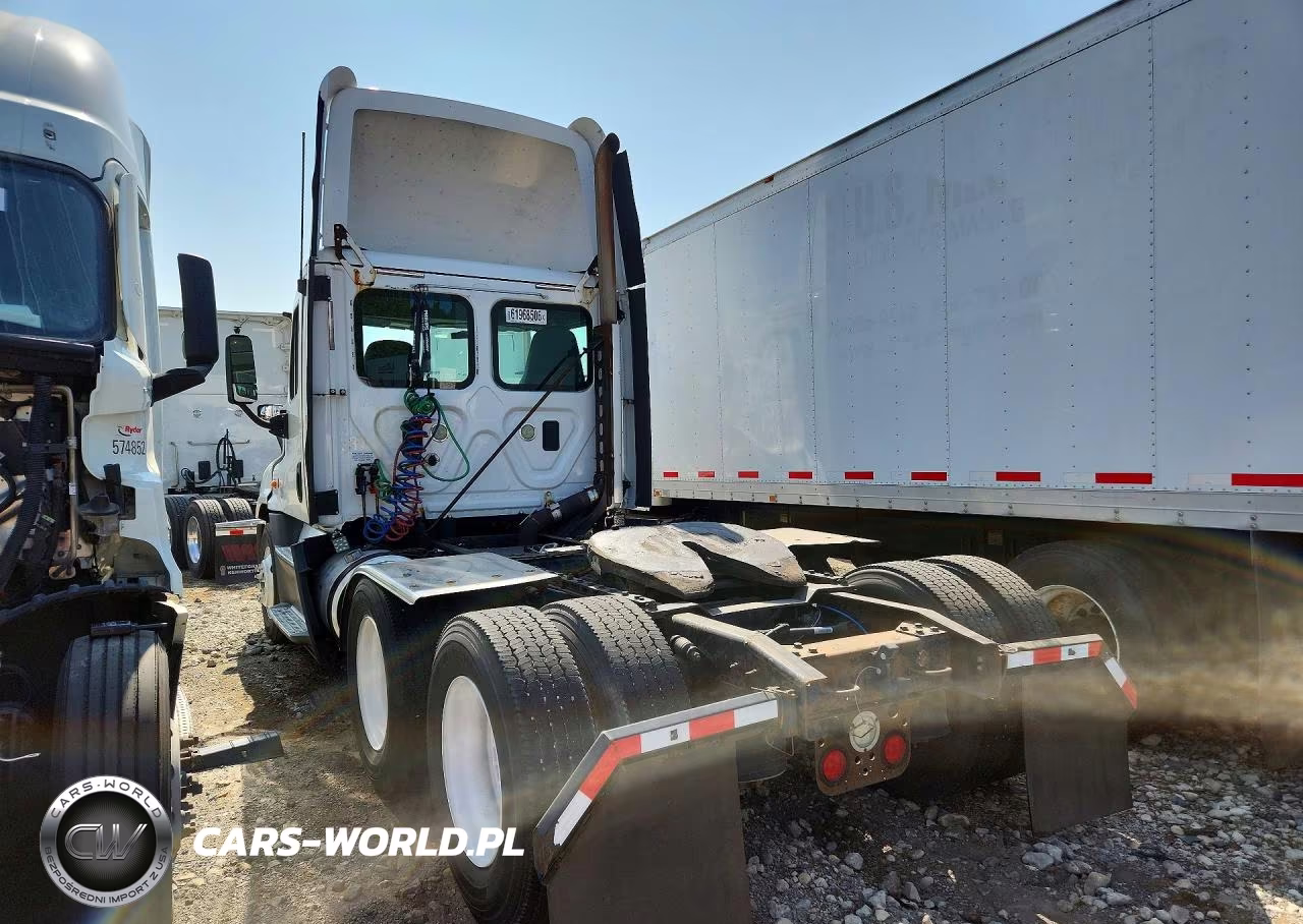 2015 Freightliner Cascadia Semi Truck VIN:1FUJGEDV2FLGJ9768 - 2