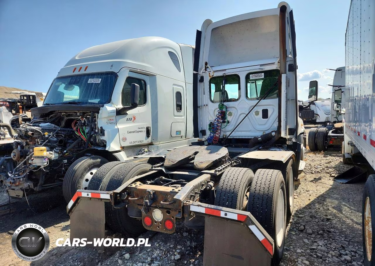 2015 Freightliner Cascadia Semi Truck VIN:1FUJGEDV2FLGJ9768 - 3