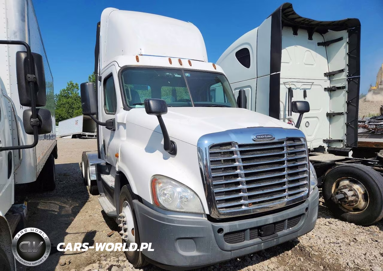 2015 Freightliner Cascadia Semi Truck VIN:1FUJGEDV2FLGJ9768 - 4