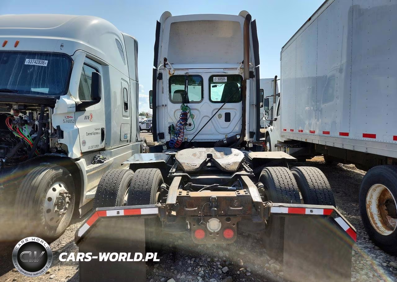 2015 Freightliner Cascadia Semi Truck VIN:1FUJGEDV2FLGJ9768 - 6
