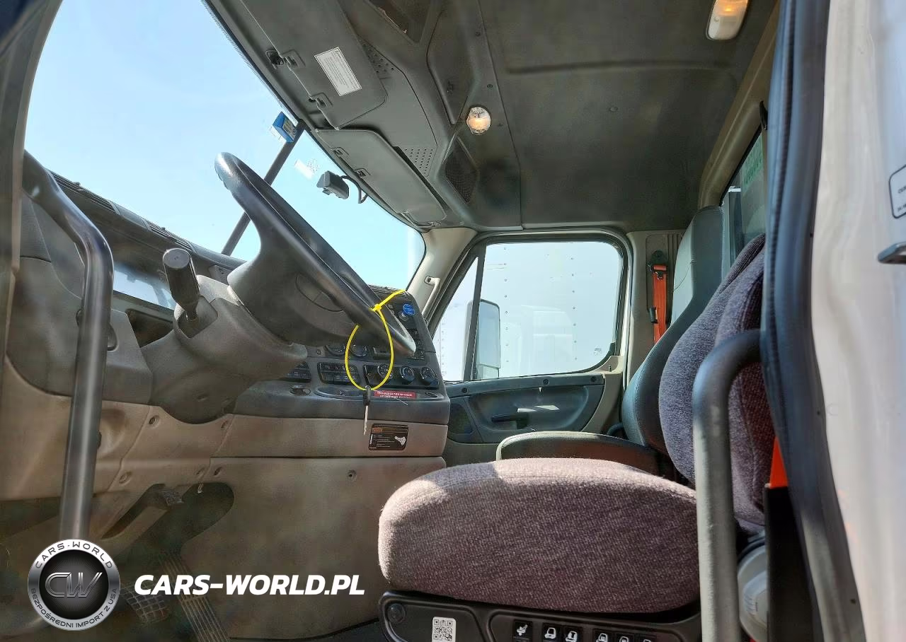 2015 Freightliner Cascadia Semi Truck VIN:1FUJGEDV2FLGJ9768 - 7
