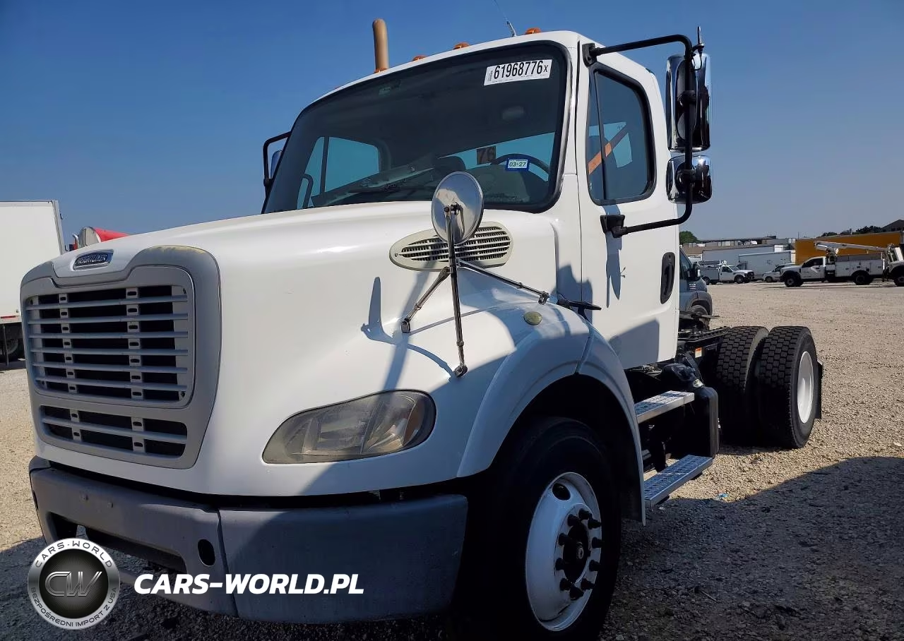 2015 Freightliner Business Class M2 Semi Truck
