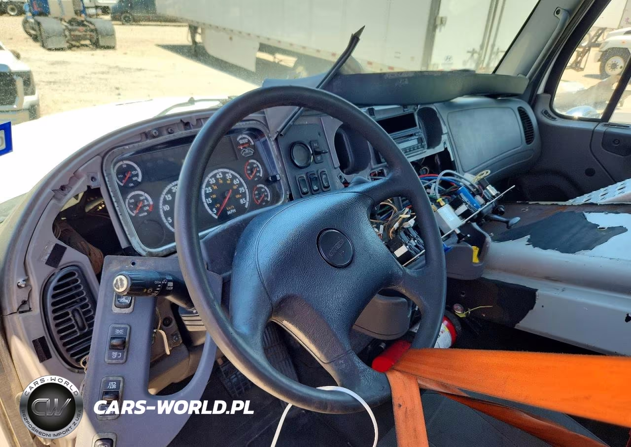 2015 Freightliner Business Class M2 Semi Truck VIN:1FUBC5CY1FHGK0778 - 8