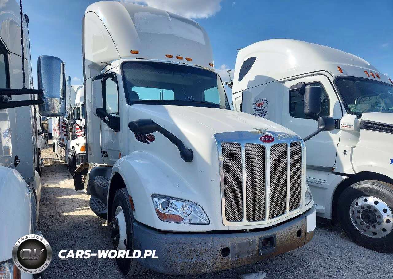 2017 Peterbilt 579 Semi Truck VIN:1XPBA48X7HD428987 - 4