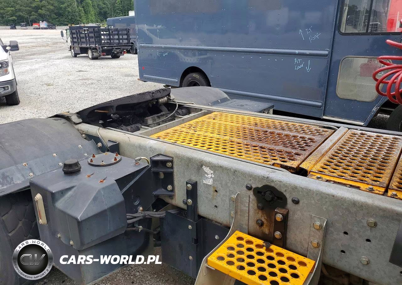 2017 Kalmar T2 4X2 Yard Truck VIN:343834 - 11