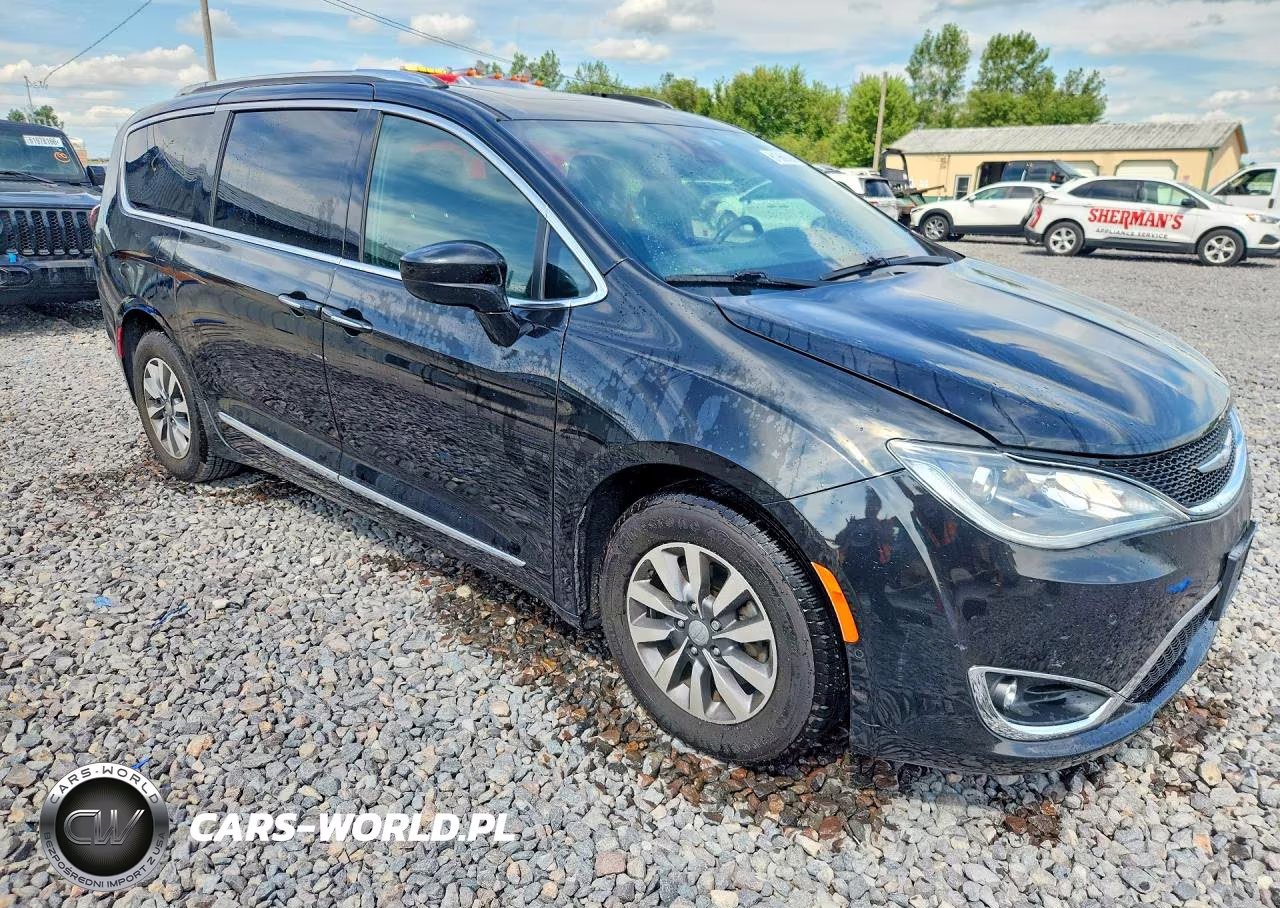 2020 Chrysler Pacifica Touring L Plus VIN:2C4RC1EG5LR113172 - 4