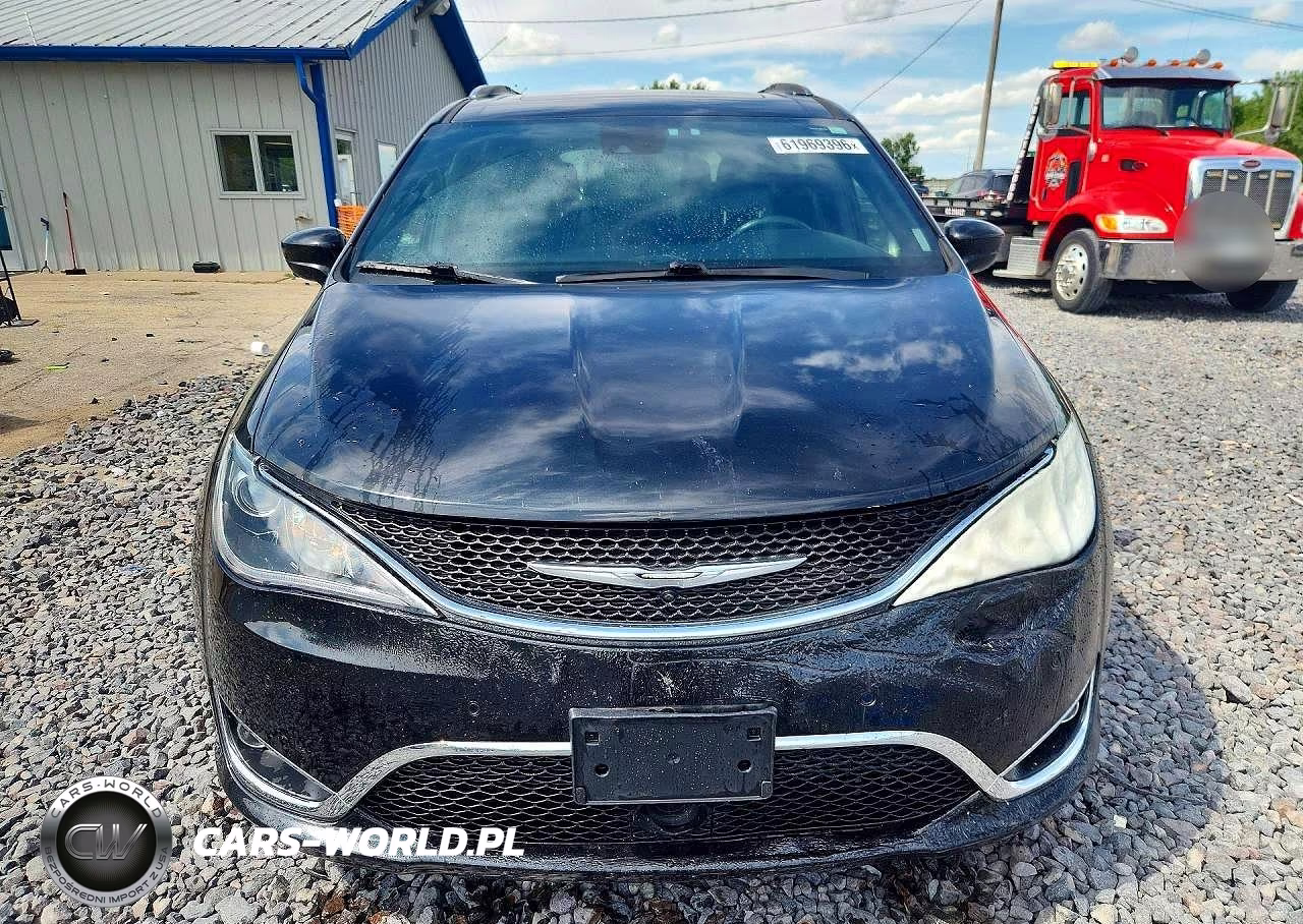 2020 Chrysler Pacifica Touring L Plus VIN:2C4RC1EG5LR113172 - 5