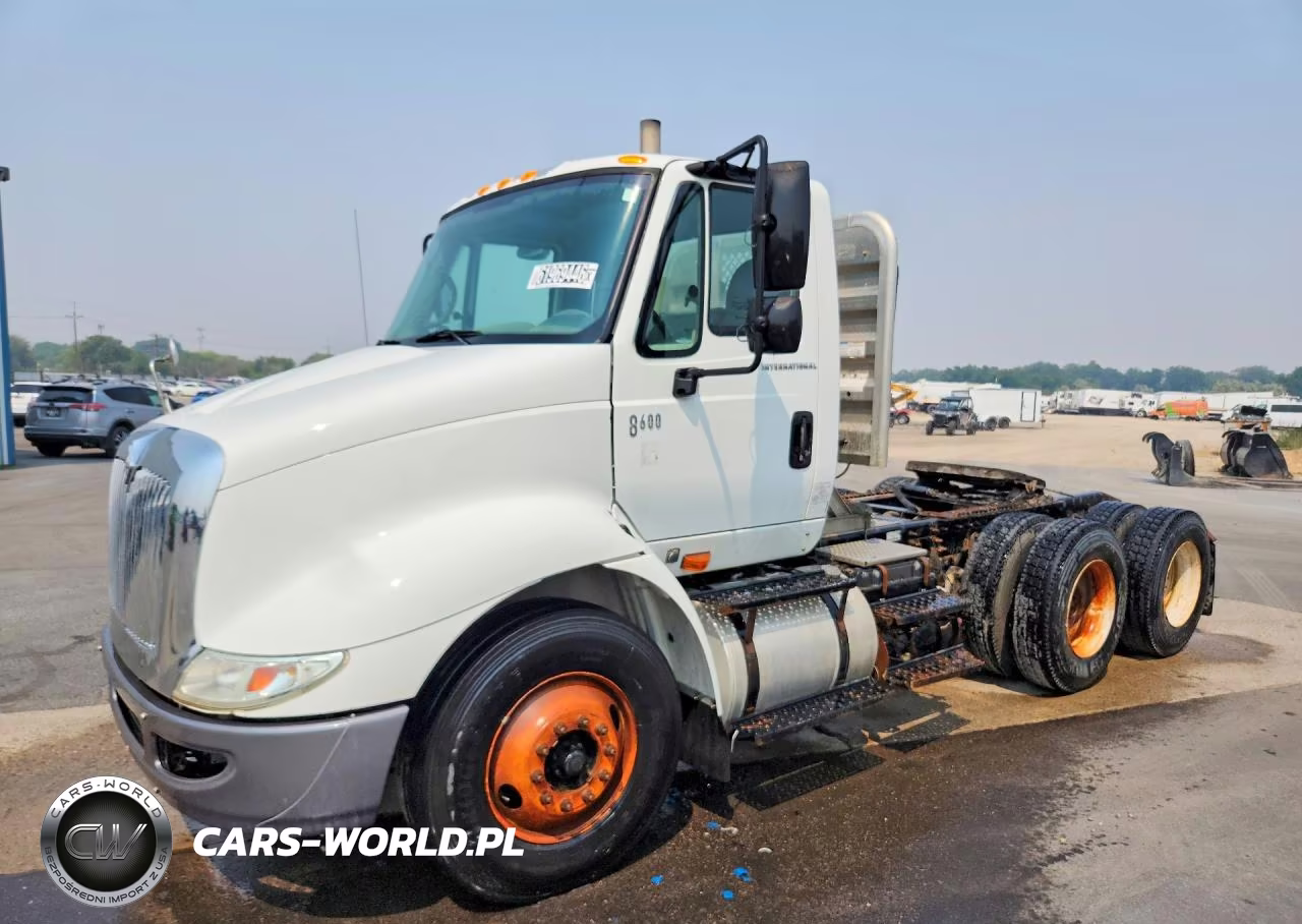 2007 International 8600 Semi Truck
