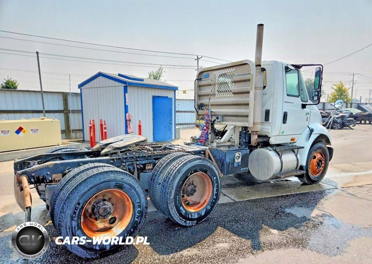 2007 International 8600 Semi Truck VIN:1HSHXAHR17J551749 - 3