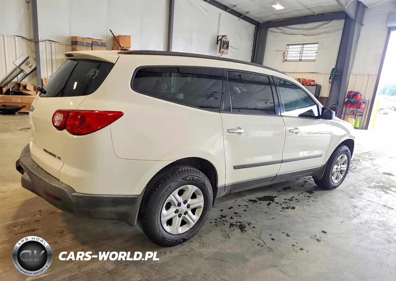 2012 Chevrolet Traverse Ls VIN:1GNKRFEDXCJ404572 - 3