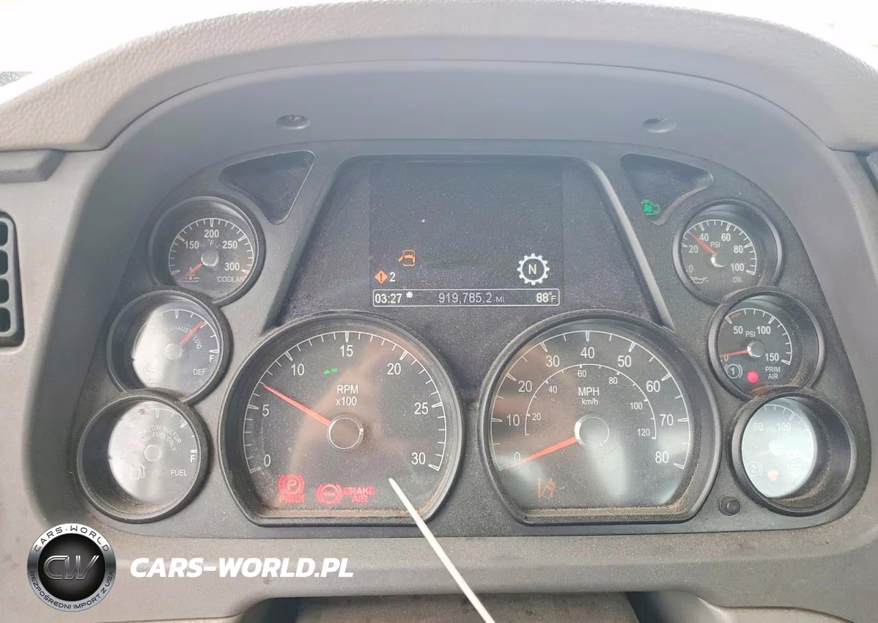 2015 Peterbilt 579 Semi Truck VIN:1XPBA48X4FD299412 - 9