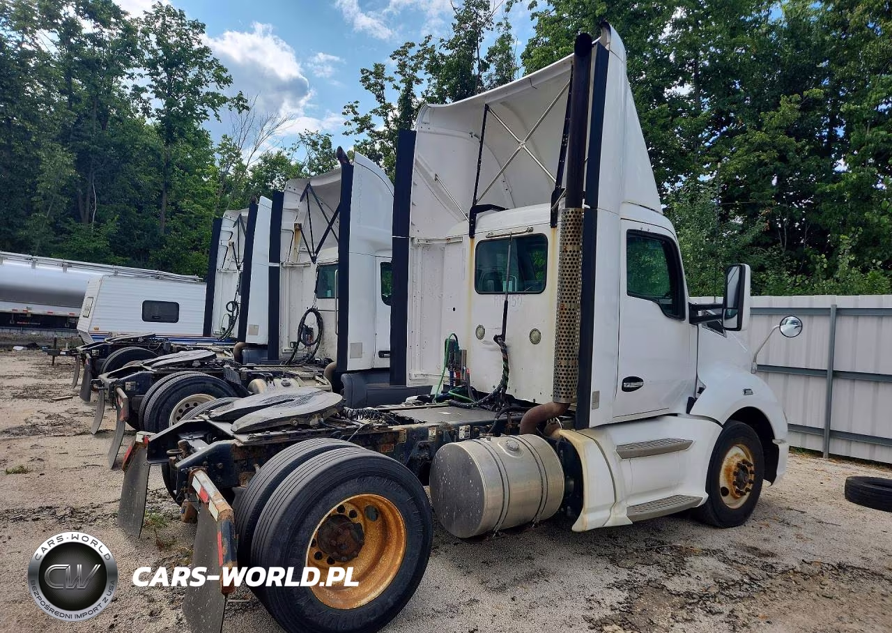 2015 Kenworth Construction T680 VIN:1XKYA48X7FJ403411 - 3