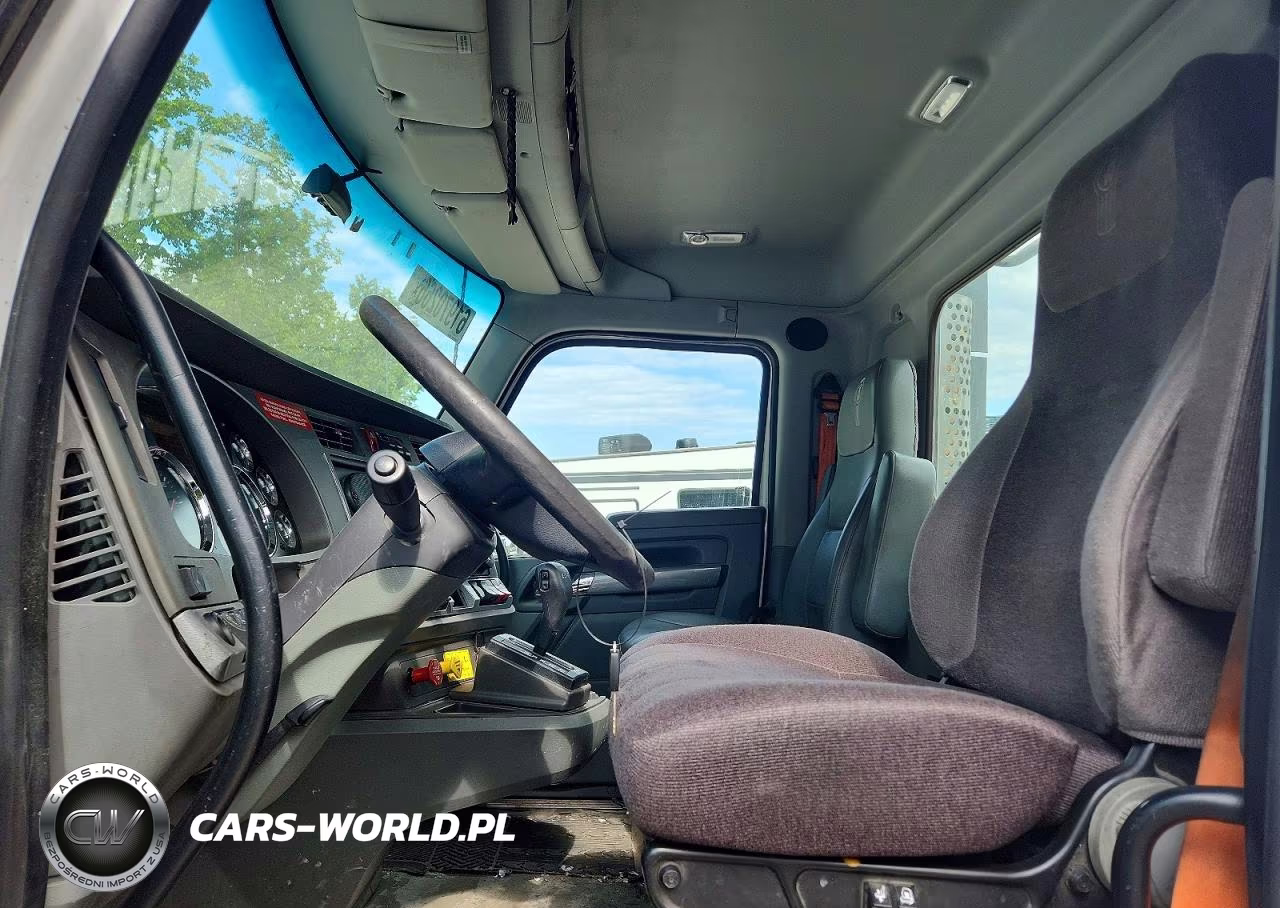 2015 Kenworth Construction T680 VIN:1XKYA48X7FJ403411 - 7