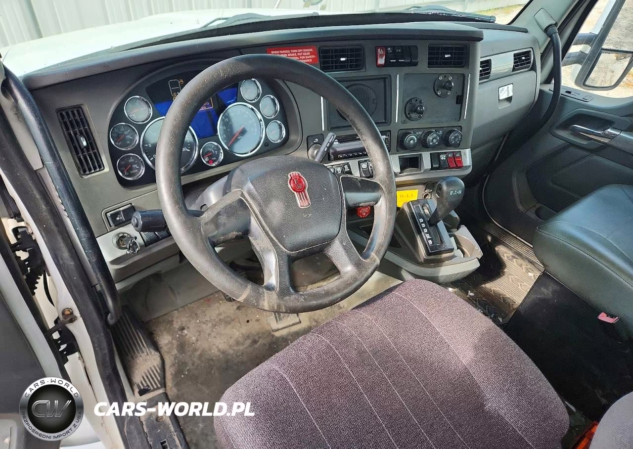 2015 Kenworth Construction T680 VIN:1XKYA48X7FJ403411 - 8