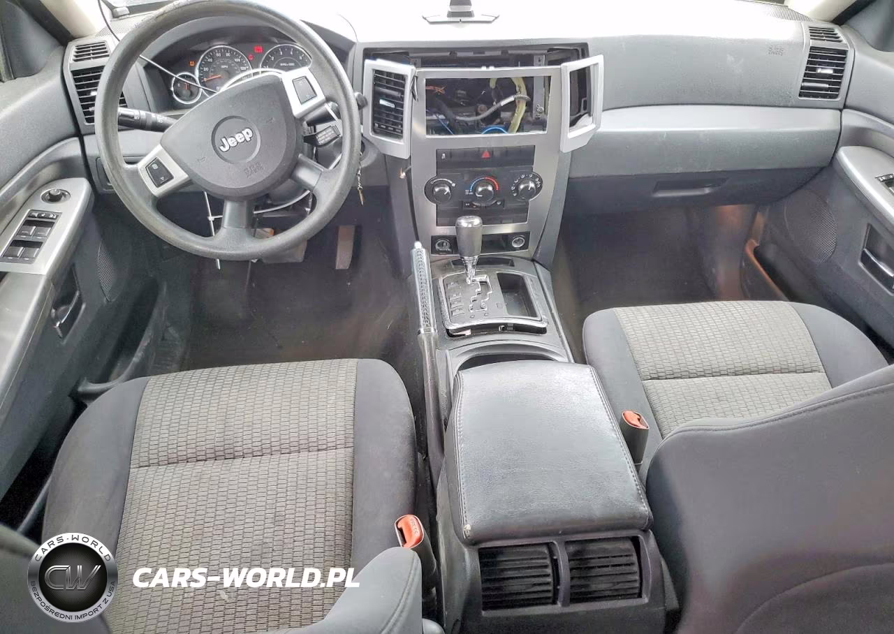 2010 Jeep Grand Cherokee Laredo VIN:1J4PR4GK3AC160726 - 8