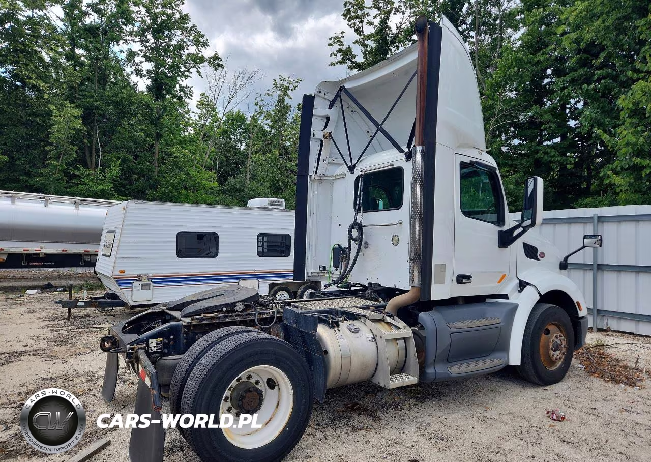 2018 Peterbilt 579 VIN:1XPBA48X3JD477979 - 3