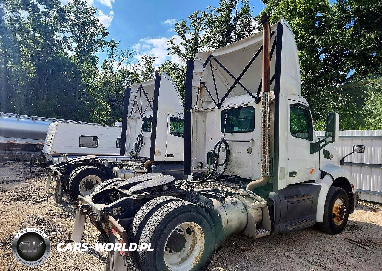 2019 Peterbilt 579 VIN:1XPBA48X0KD478525 - 3