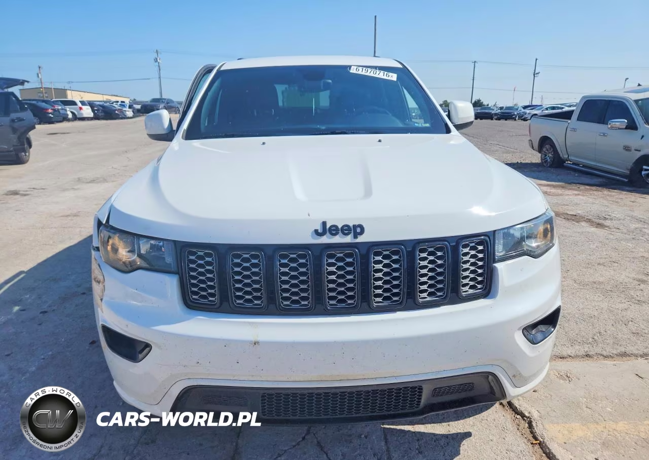 2017 Jeep Grand Cherokee Laredo VIN:1C4RJFAG7HC866596 - 5