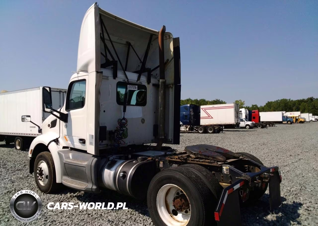 2016 Peterbilt 579 Semi Truck VIN:1XPBA48X8GD339637 - 2