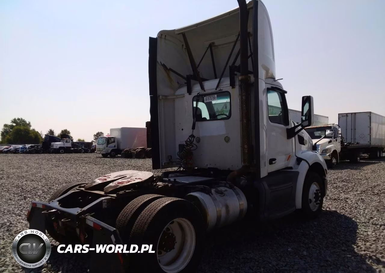 2016 Peterbilt 579 Semi Truck VIN:1XPBA48X8GD339637 - 3