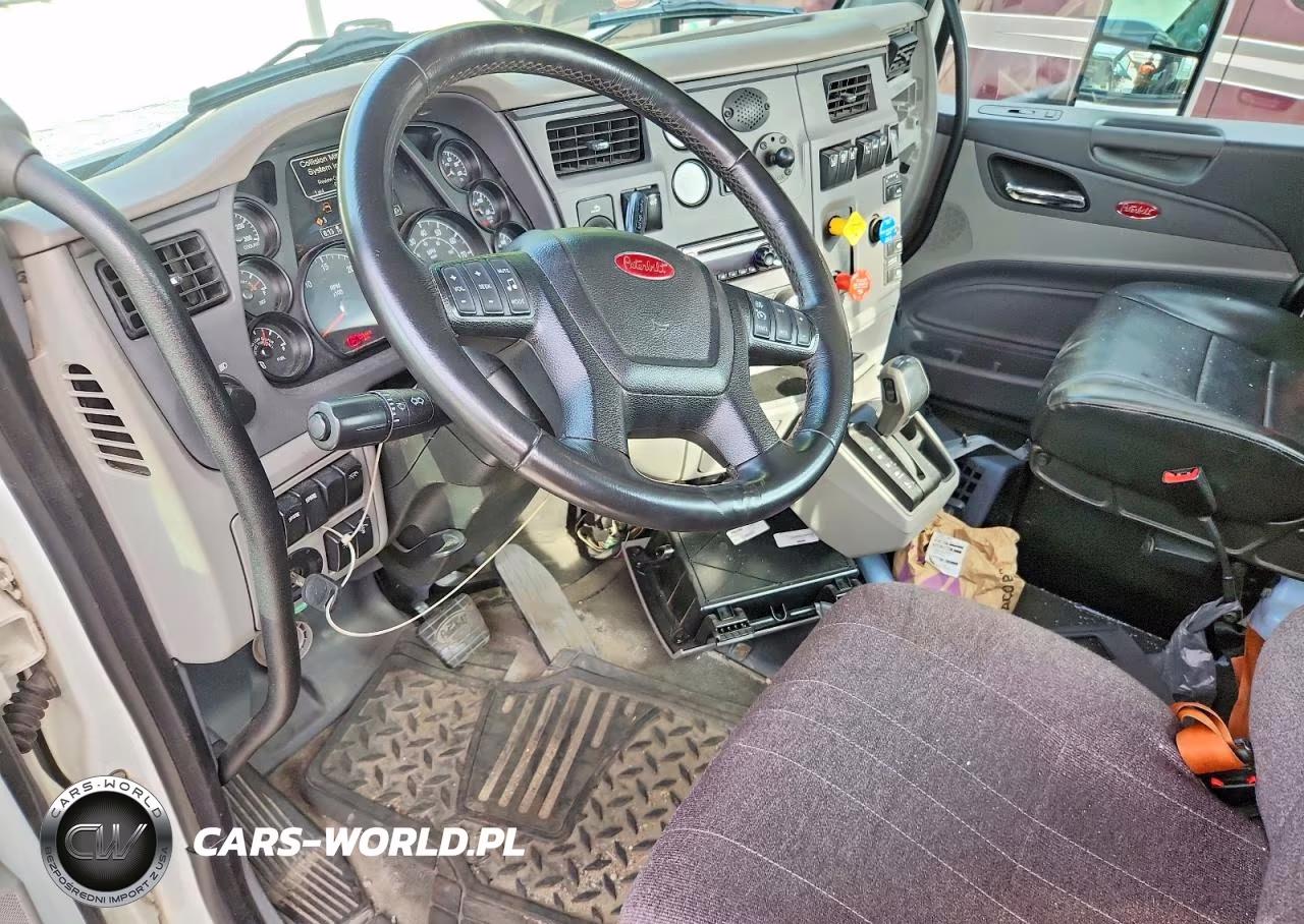 2017 Peterbilt 579 Semi Truck VIN:1XPBA48X6HD428799 - 8