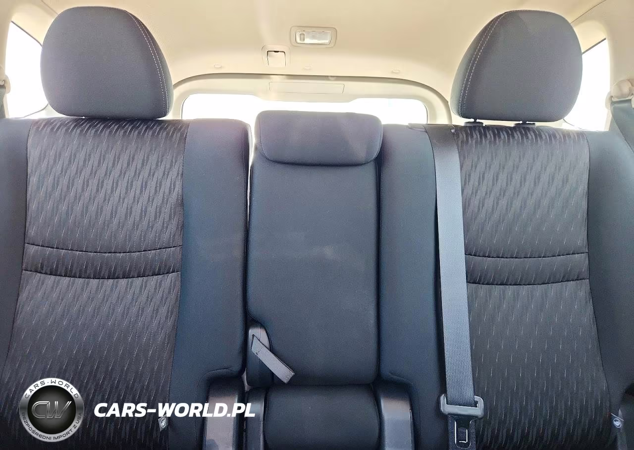 2019 Nissan Rogue S VIN:5N1AT2MT3KC818654 - 10