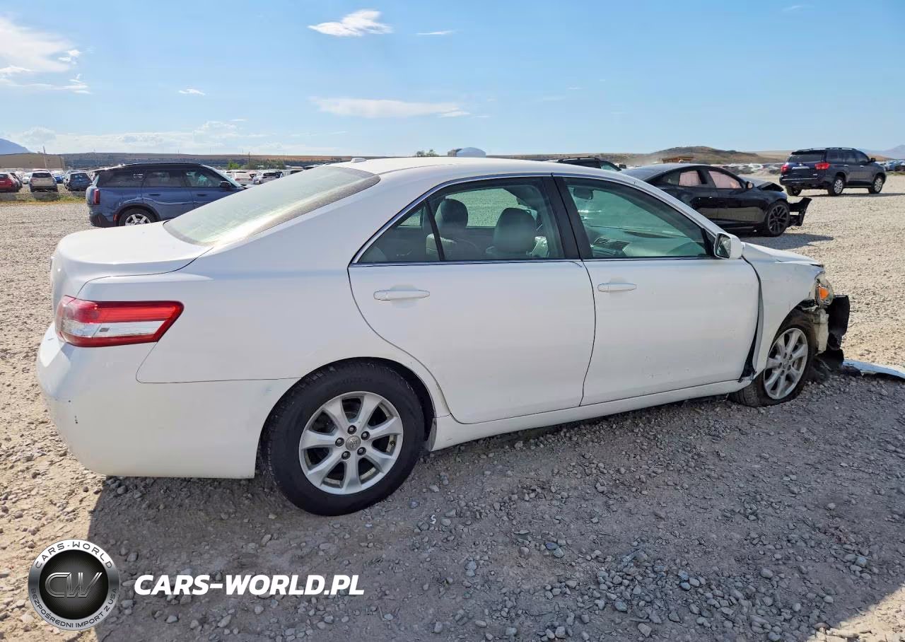 2011 Toyota Camry Le VIN:4T1BF3EK4BU761561 - 3
