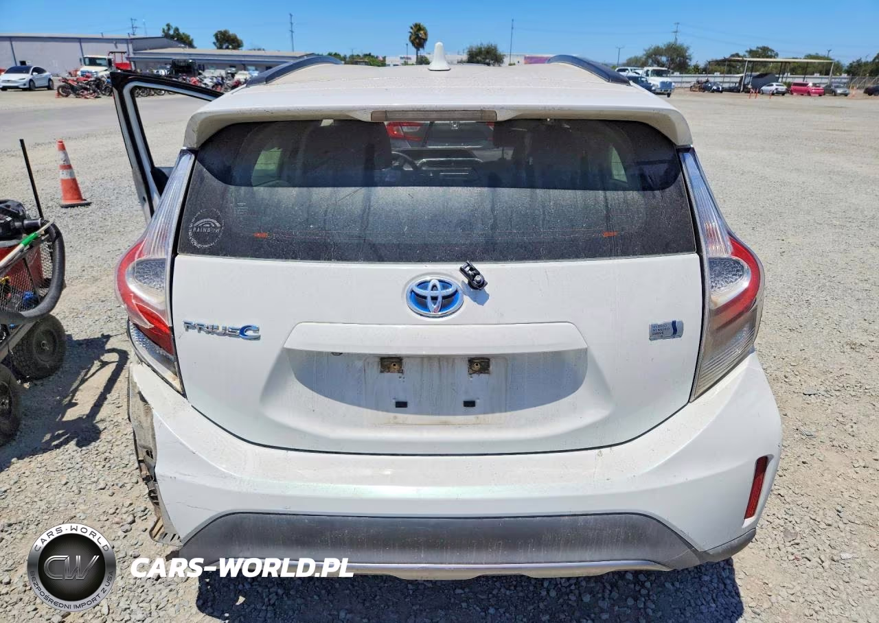 2018 Toyota Prius C Two VIN:JTDKDTB3XJ1612272 - 6