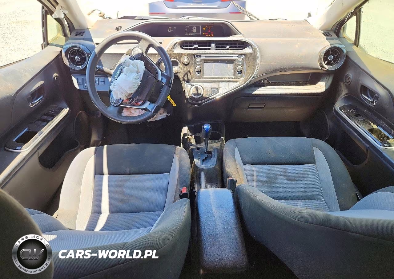 2018 Toyota Prius C Two VIN:JTDKDTB3XJ1612272 - 8