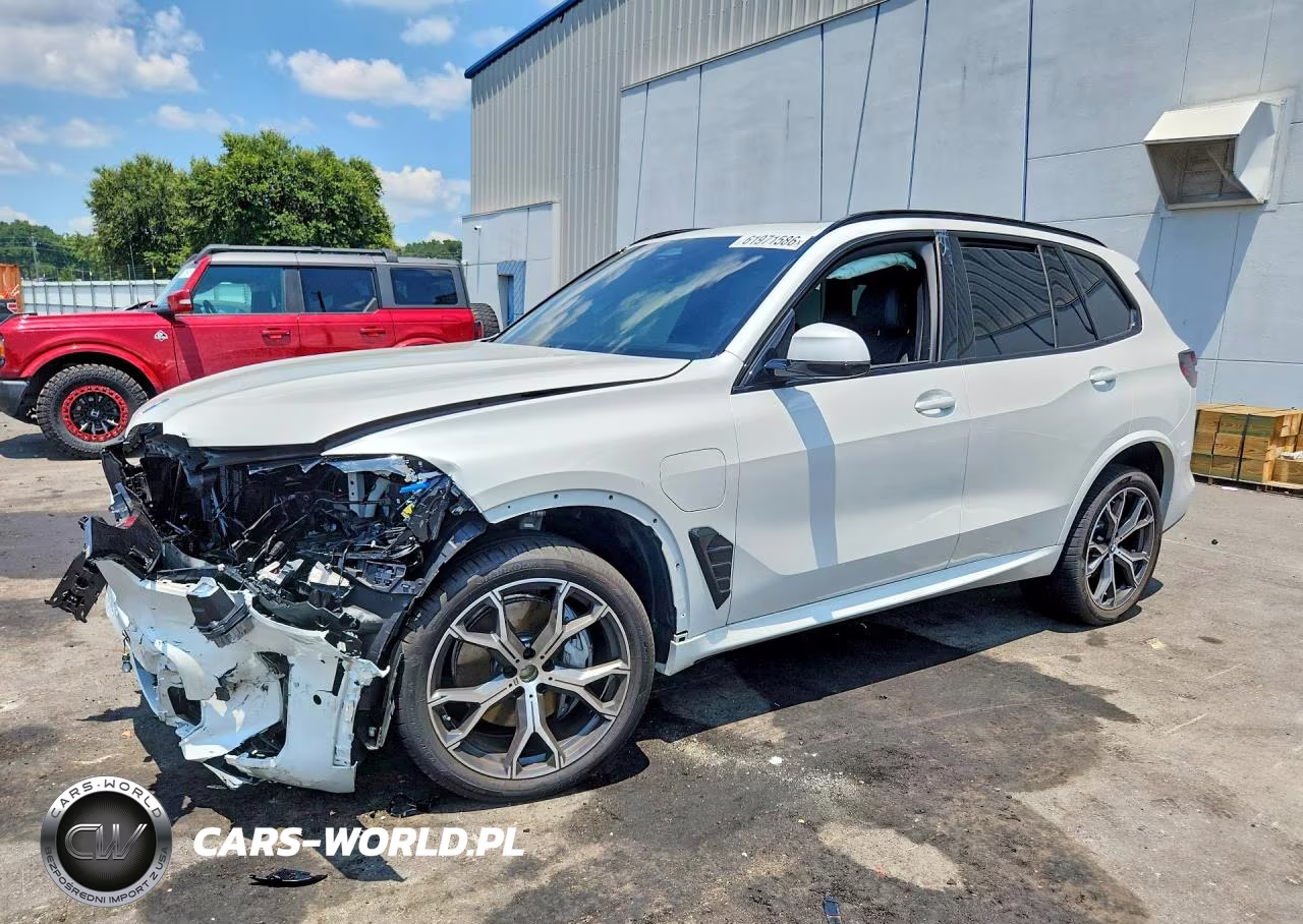 2026 BMW X5 xDrive50E – zdjęcie 1 z 13