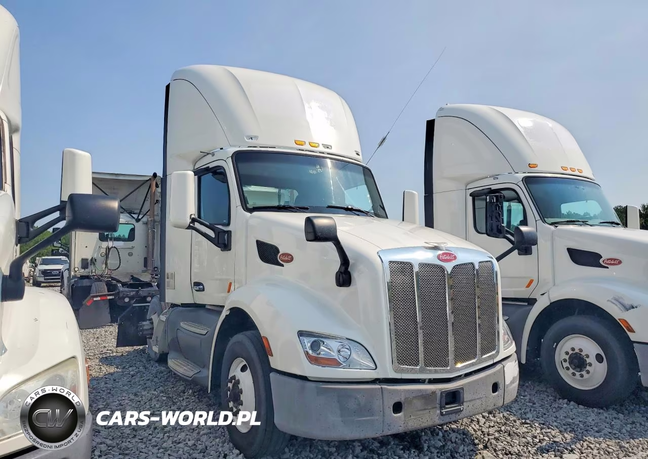 2017 Peterbilt 579 Semi Truck VIN:1XPBA48X5HD428972 - 4