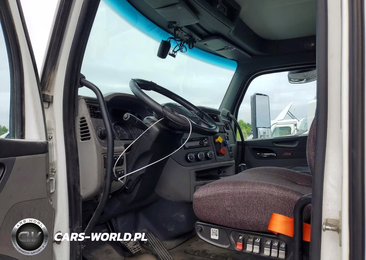 2017 Peterbilt 579 Semi Truck VIN:1XPBA48X5HD428972 - 7