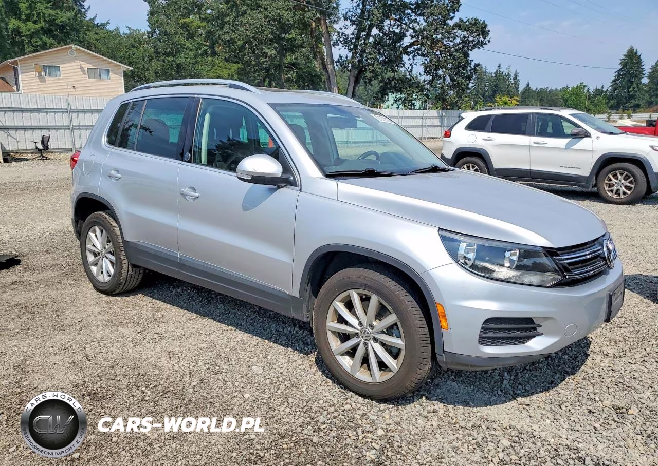2017 Volkswagen Tiguan Wolfsburg VIN:WVGSV7AX3HW513519 - 4