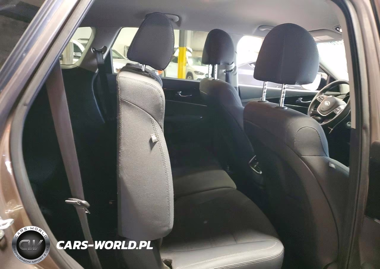 2019 Kia Sorento Lx V6 VIN:5XYPGDA50KG572517 - 11