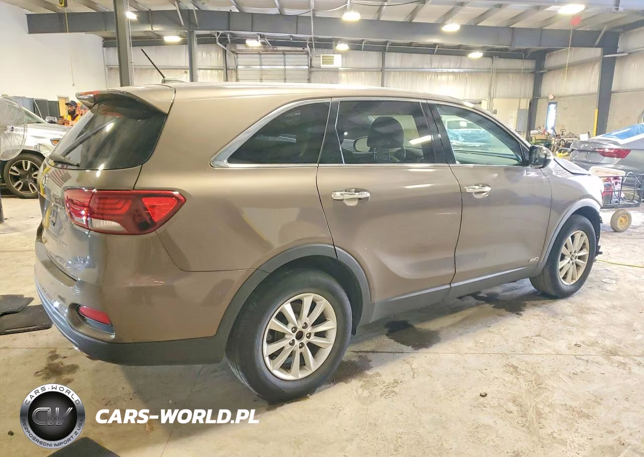 2019 Kia Sorento Lx V6 VIN:5XYPGDA50KG572517 - 3