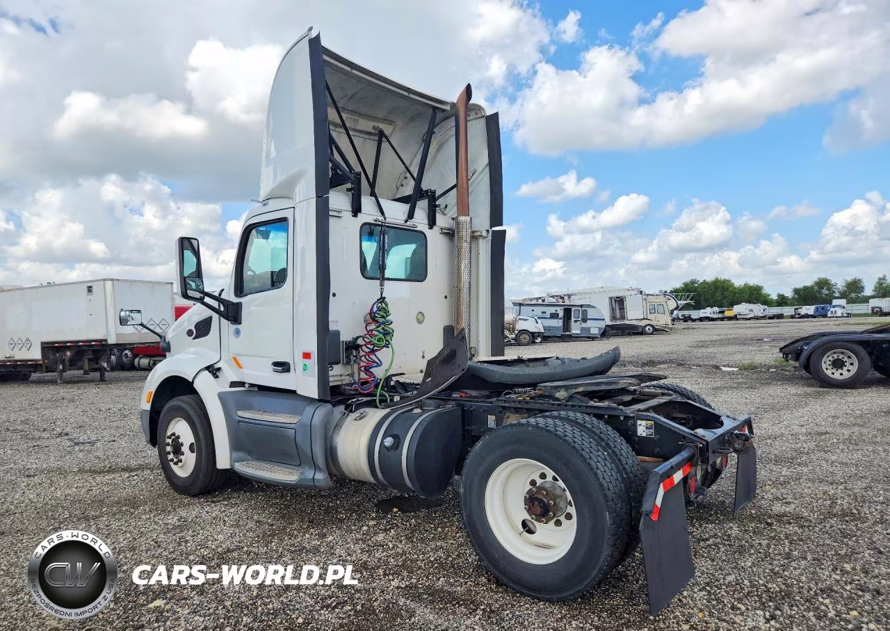 2016 Peterbilt 579 Semi Truck VIN:1XPBA48X5GD339725 - 2