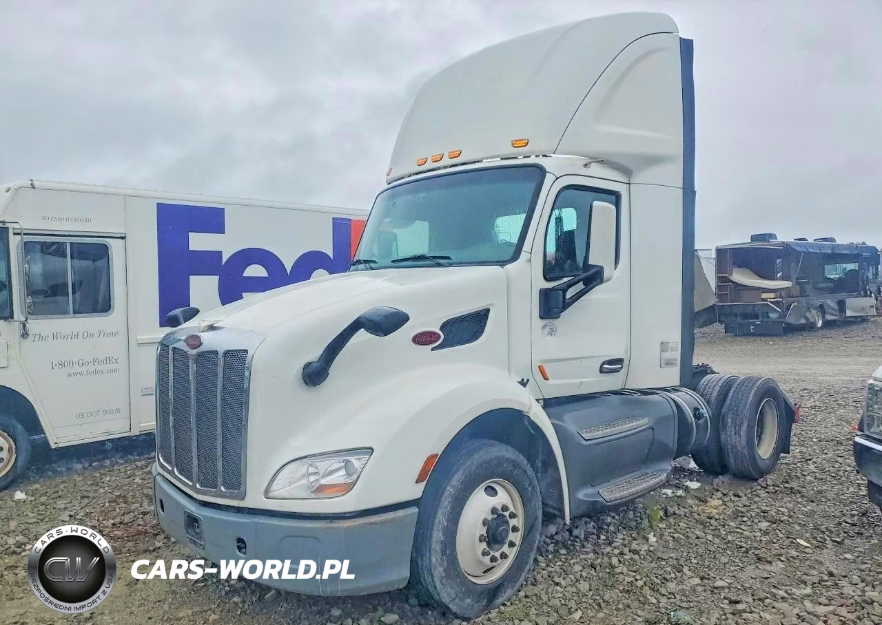 2017 Peterbilt 579 Semi Truck VIN:1XPBA48X1HD428998 - 1
