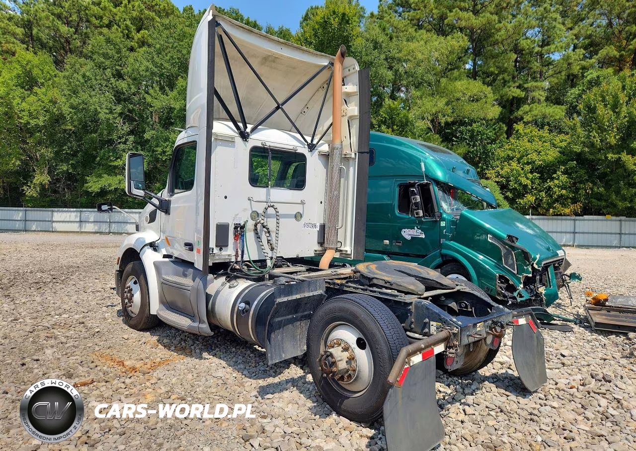 2018 Peterbilt 579 Semi Truck VIN:1XPBA48X7JD478133 - 2