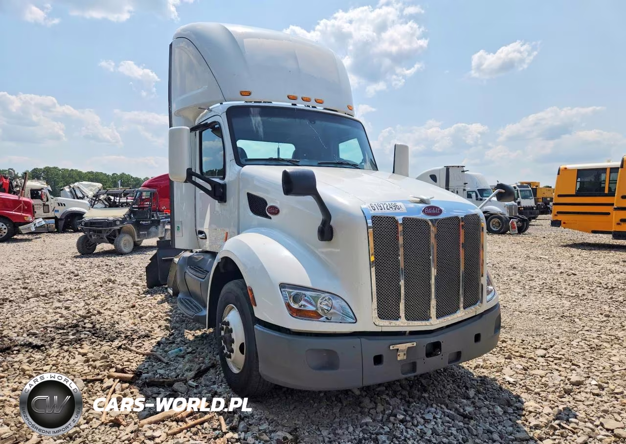 2018 Peterbilt 579 Semi Truck VIN:1XPBA48X7JD478133 - 4