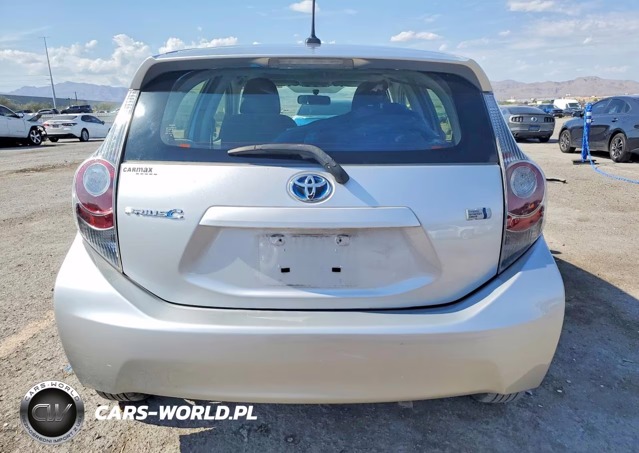 2014 Toyota Prius C Three VIN:JTDKDTB36E1072179 - 6
