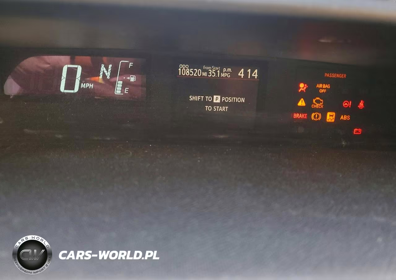2014 Toyota Prius C Three VIN:JTDKDTB36E1072179 - 9