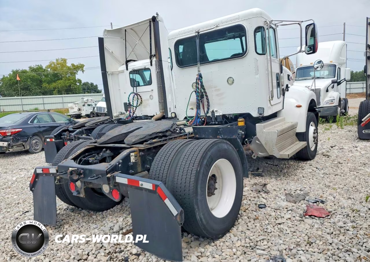 2018 Peterbilt 348 Semi Truck VIN:1XP3AJ8X8JD430756 - 3